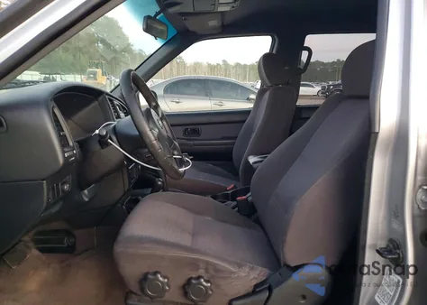 2003 Nissan Pathfinder Le z USA, uszkodzony, nr VIN JN8DR09Y23W833367